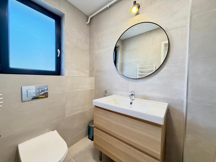 Casă cu 5 camere cu Canalizare în Sud