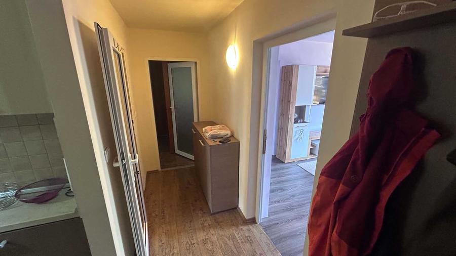 Apartament cu 3 camere decomandat în Drumul Carului