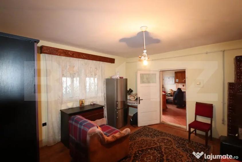 Casă cu 3 camere cu Teren 1783 Mp în Central
