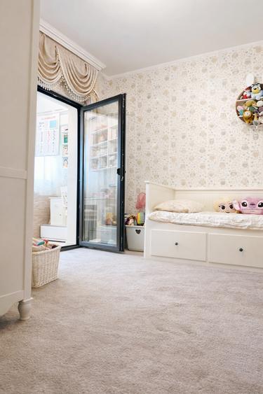 Apartament cu 3 camere decomandat, mobilat în Faleza Nord