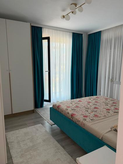 Apartament cu 3 camere decomandat în Sisești