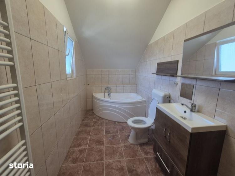Casă cu 4 camere cu Teren 400 Mp în Craiovei
