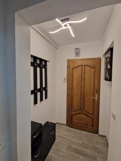 Apartament cu 3 camere decomandat în Podgoria