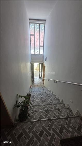 Casă cu 4 camere în Valea Rosie