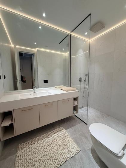 Apartament cu 3 camere semidecomandat în Herăstrău