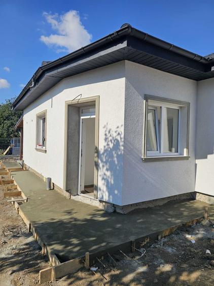 Casă cu 2 camere în Central