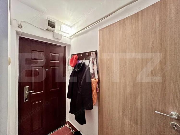 Apartament cu 3 camere semidecomandat în Cina