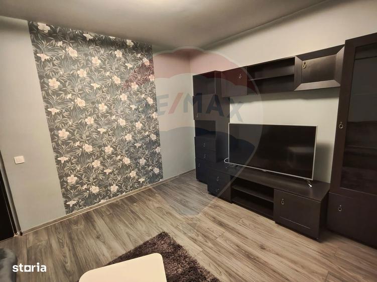 Apartament cu 2 camere decomandat în 1 Mai