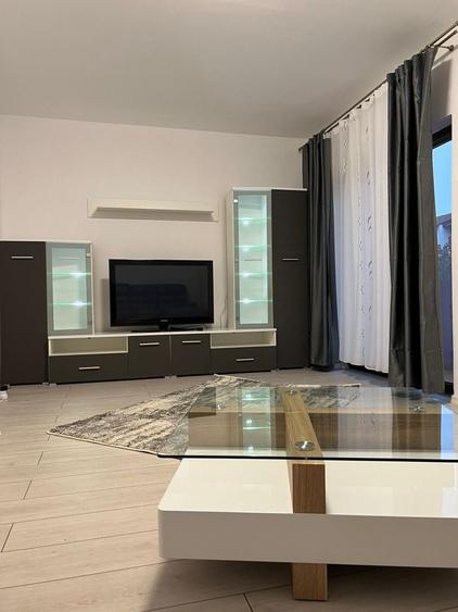 Apartament cu 2 camere decomandat în Giroc
