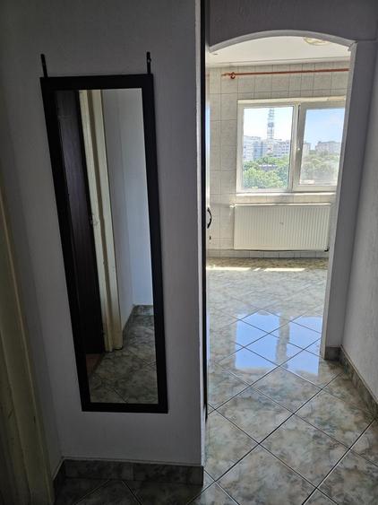 Garsonieră decomandată în Brâncoveanu