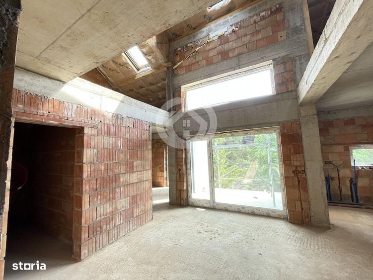 Apartament cu 4 camere în Cristian