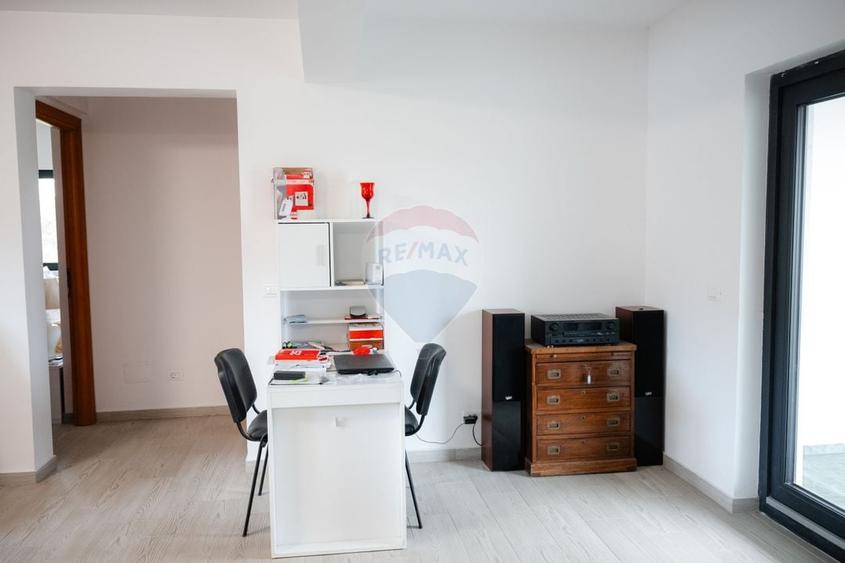 Casă individuală cu 5 camere cu Teren 4242 Mp în Vânători-Neamț