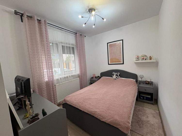Apartament cu 3 camere decomandat, mobilat în Central