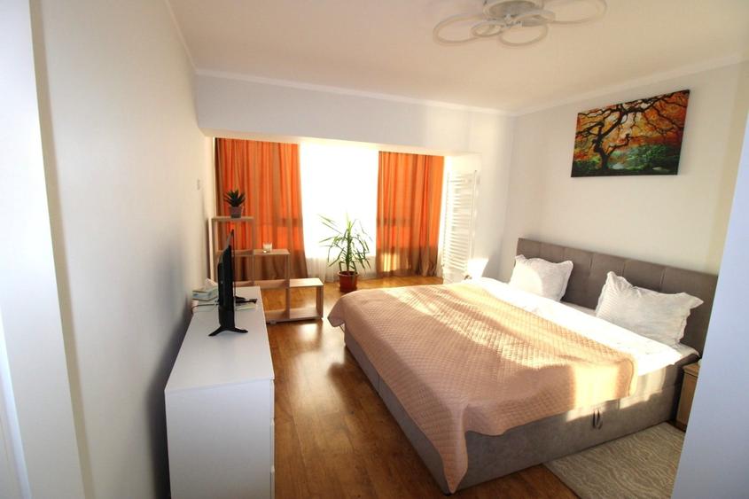 Apartament cu 3 camere decomandat, mobilat în Faleză