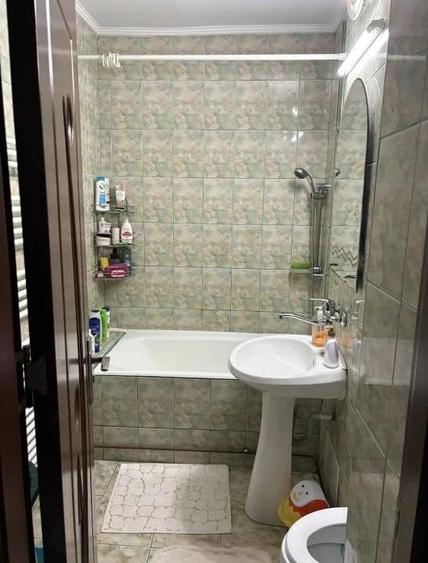 Apartament cu 3 camere decomandat în Bere