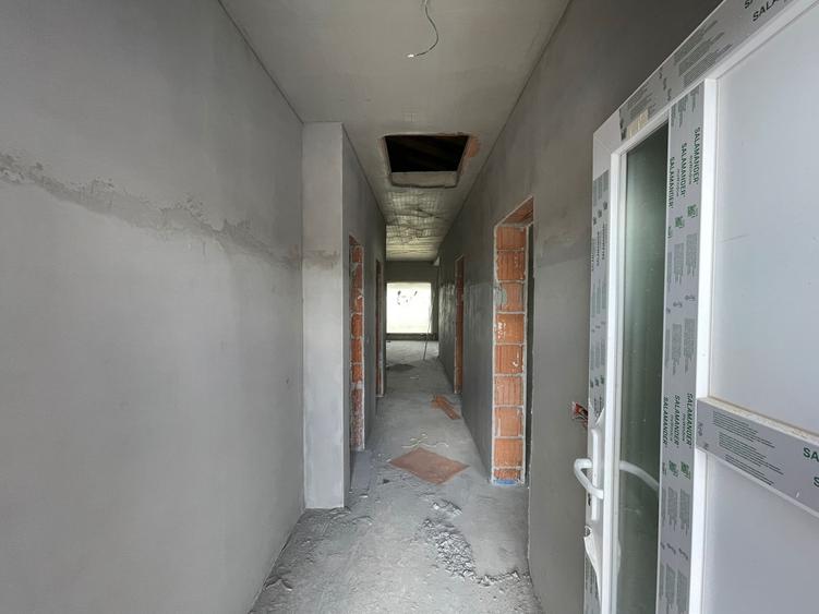 Duplex cu 3 camere cu Canalizare în Moșnița Nouă
