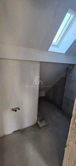 Apartament cu 4 camere decomandat în 7 Noiembrie