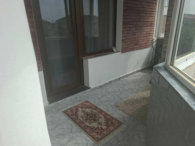 Apartament cu 3 camere decomandat în Decebal