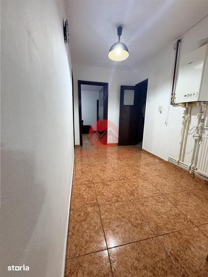 Apartament 3 Camere Decomandat Zona Tomis Nord - 11