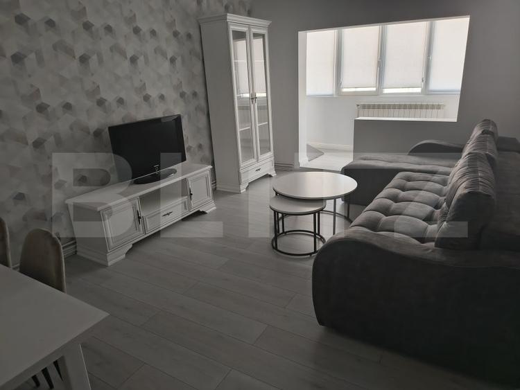 Apartament cu 3 camere decomandat, mobilat în Central