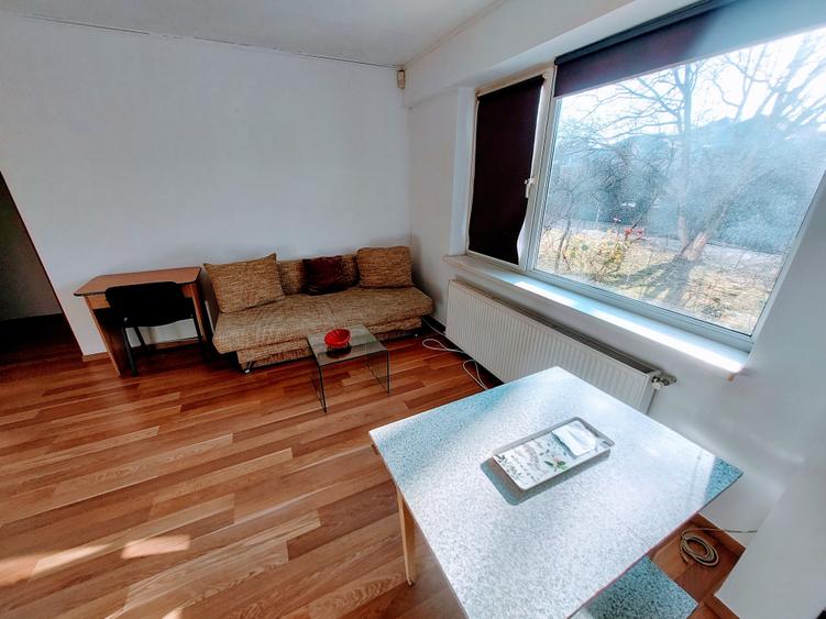 Apartament cu 2 camere semidecomandat în Andrei Mureșanu