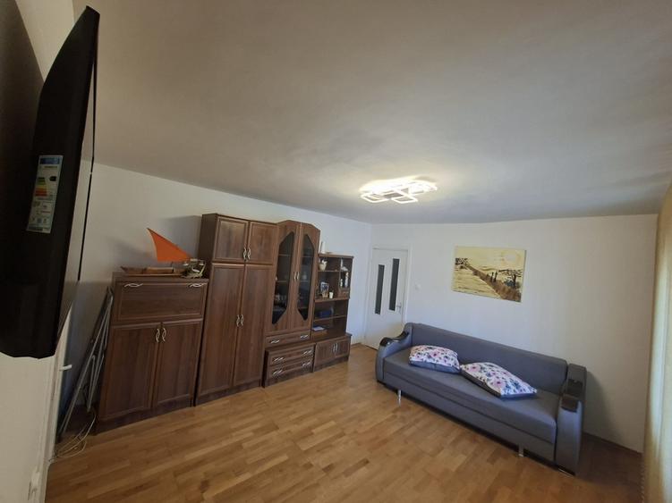 Apartament cu 2 camere semidecomandat în Dâmbovița