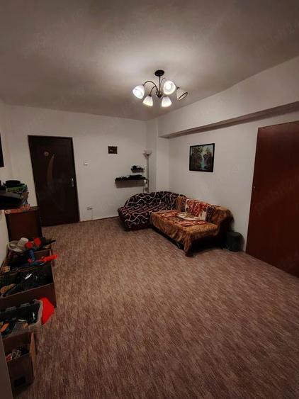 Apartament cu 4 camere decomandat în Ampoi 2