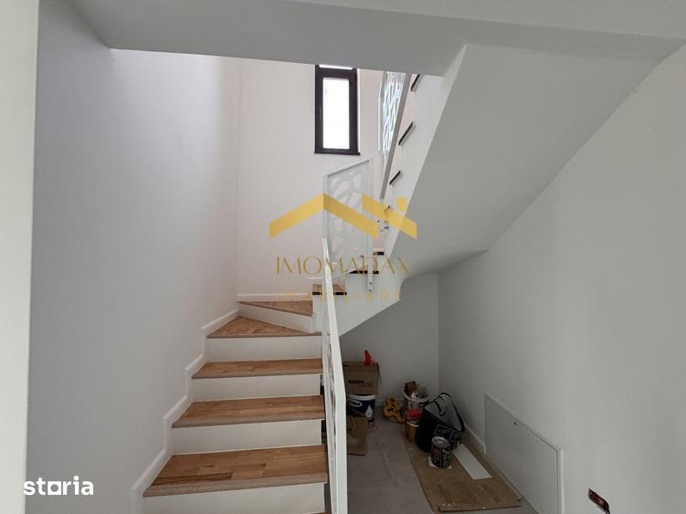 Casă cu 4 camere cu Teren 250 Mp în Sânmihaiu Român