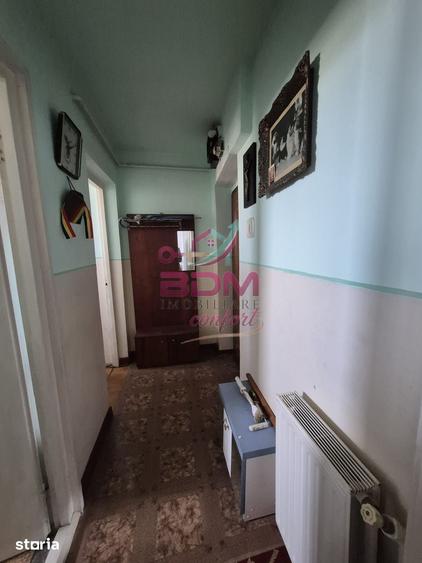 Apartament cu 3 camere semidecomandat în Micro 1