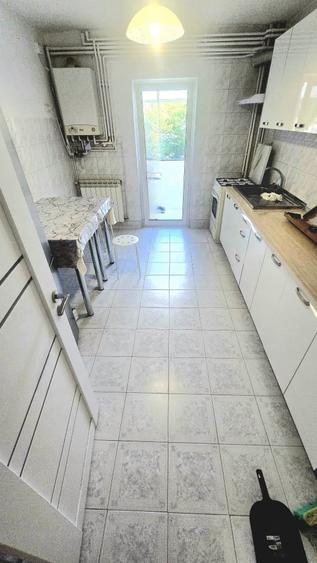Apartament cu 3 camere decomandat în Semicentral