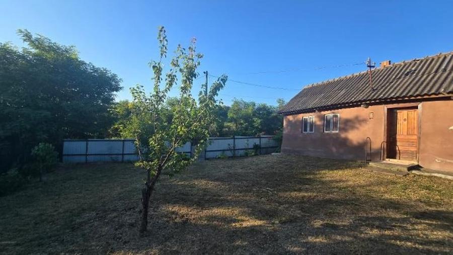 Casă cu 2 camere cu Teren 4000 Mp în Băbiceni