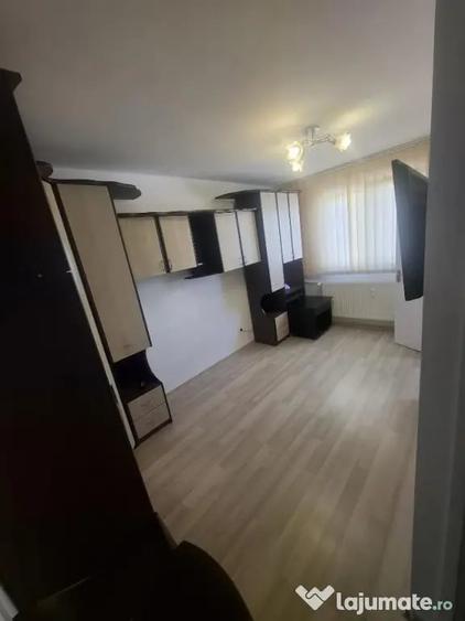 Garsonieră decomandată în Olteniței