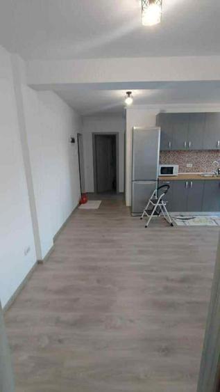Apartament cu 3 camere semidecomandat, mobilat în Florești — fotografia 3