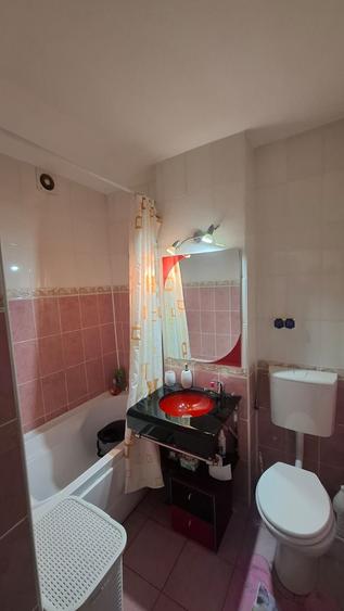 Garsonieră decomandată în Central