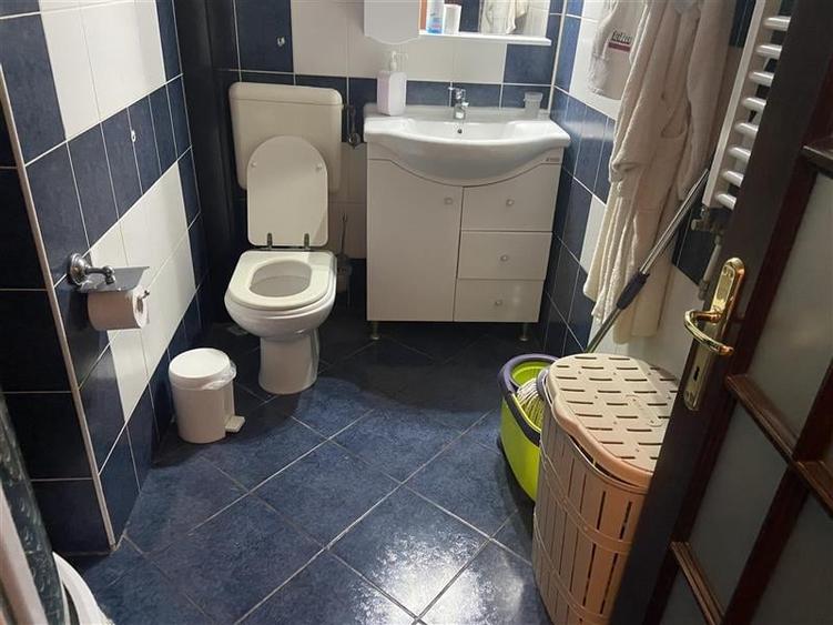 Apartament cu 4 camere decomandat, mobilat în Central
