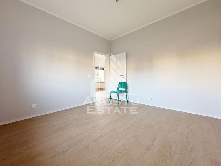 Apartament cu 3 camere semidecomandat în Braytim
