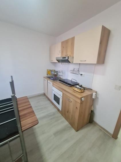 Garsonieră decomandată în Granit