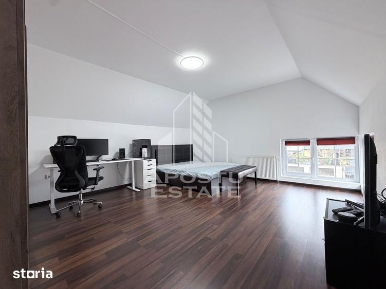 Casă cu 5 camere cu Teren 550 Mp în Sânmihaiu Român