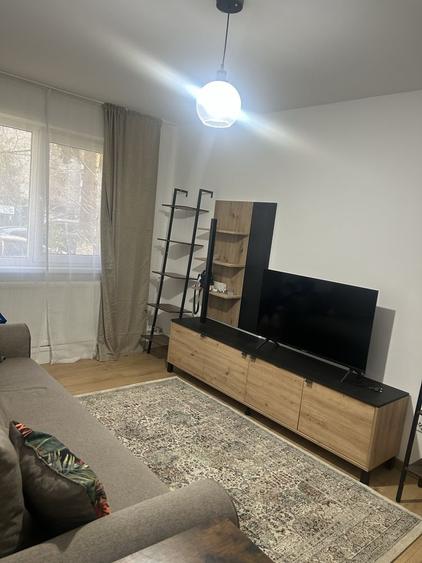 Apartament cu 3 camere în Ostroveni