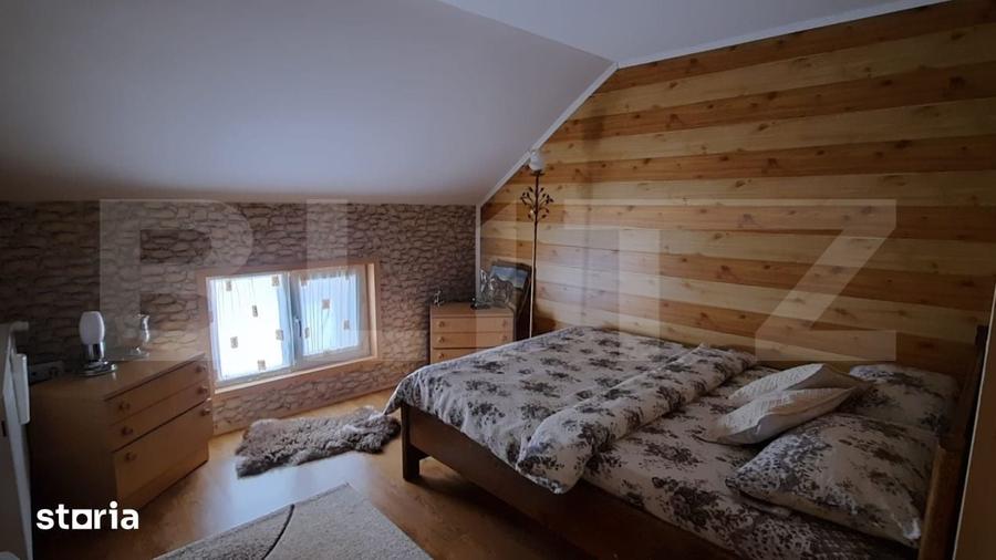 Casă cu 5 camere cu Teren 250 Mp în Șugag