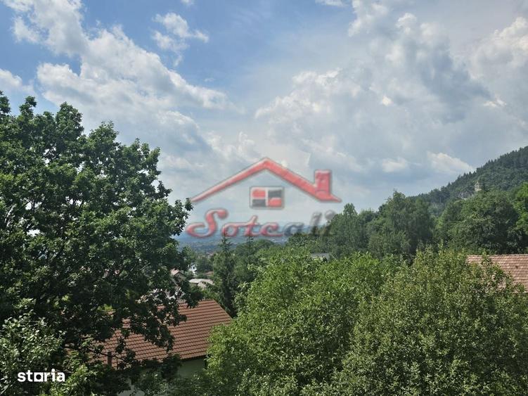 Casă cu 4 camere cu Teren 3300 Mp în Cornu