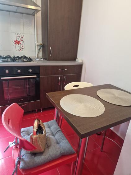 Apartament cu 2 camere semidecomandat în Medicină