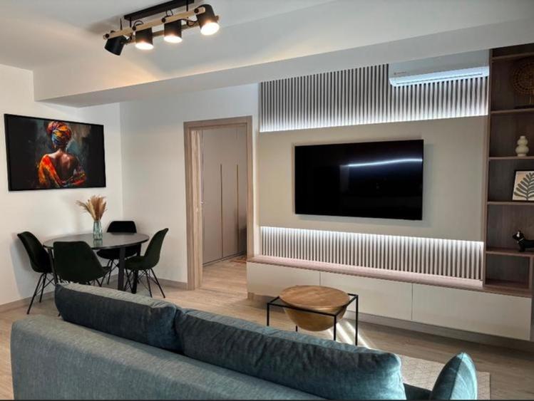 Apartament cu 2 camere semidecomandat, mobilat în Alba Iulia