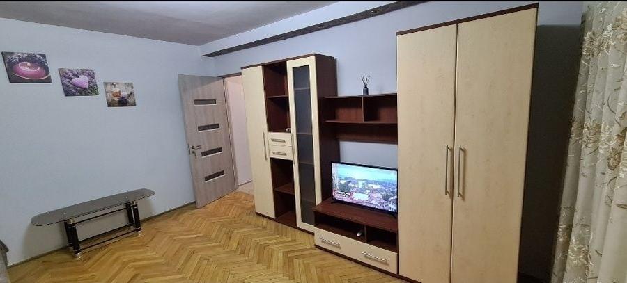 Inchiriez apartament 2 camere - 1