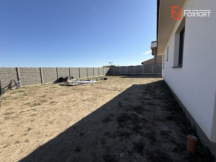 Casă individuală cu 5 camere cu Teren 1033 Mp în Săcălaz