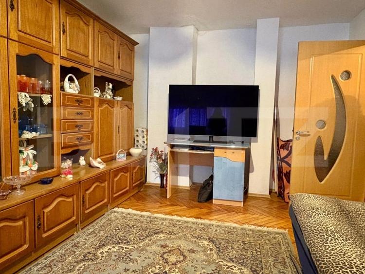 Apartament cu 4 camere decomandat, mobilat în Sânmartin