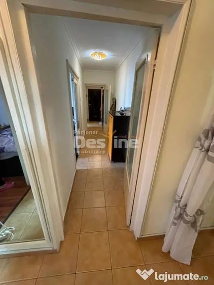 Apartament cu 3 camere decomandat în Cotroceni