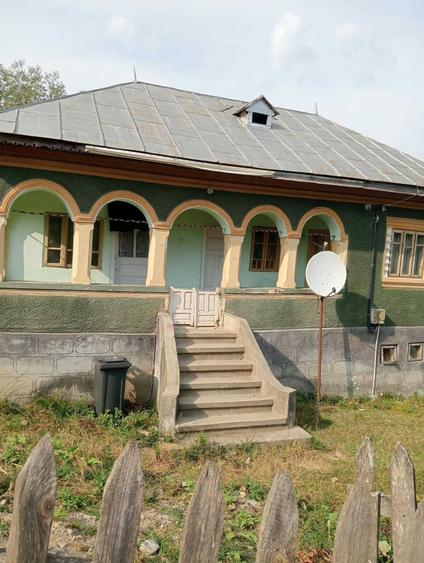 Casă cu 3 camere în Pucheni