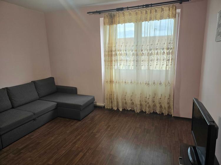 Garsonieră decomandată în Petros