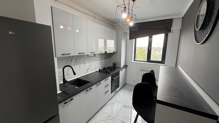 Apartament cu 2 camere decomandat, mobilat în Casa de Cultură